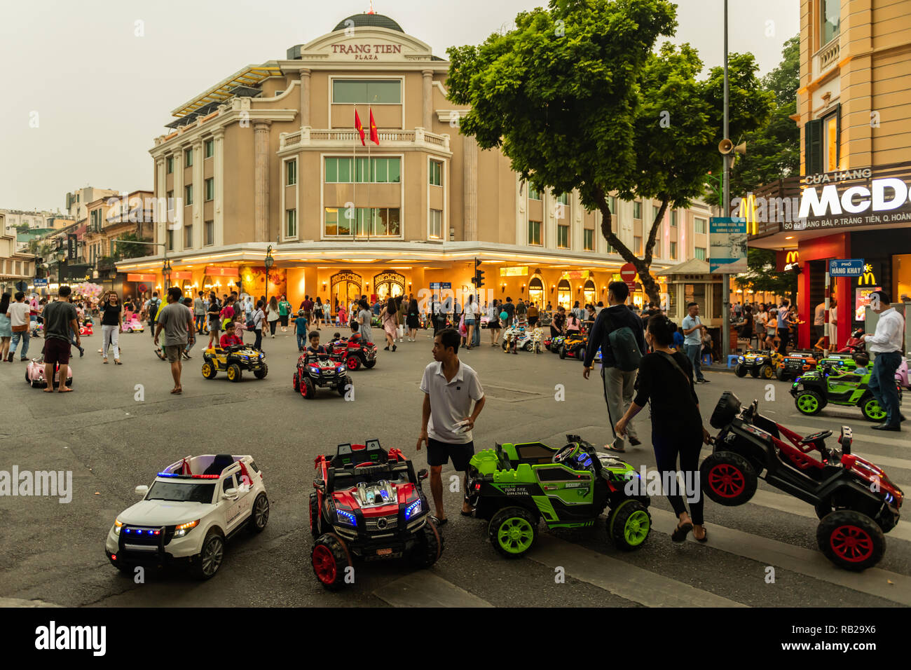 Animations pour les enfants de rue de Hanoi Banque D'Images