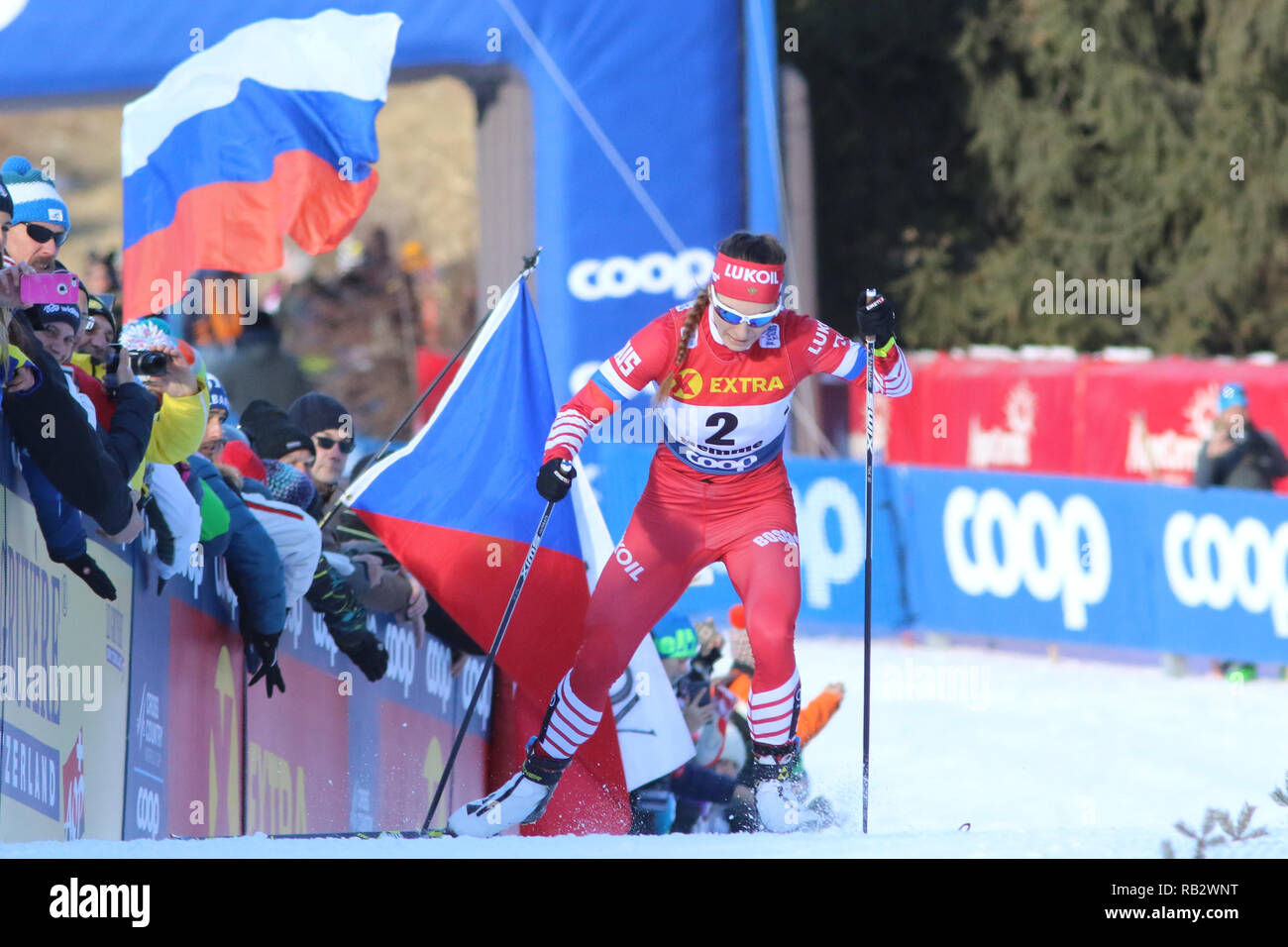 Vallée de Fiemme, Italie. 6 janvier 2019. Coupe du Monde de ski FIS, Mesdames montée finale ; Natalia Nepryaeva (RUS) dans les derniers mètres de la course : Action Crédit Plus Sport Images/Alamy Live News Crédit : Action Plus de Sports/Alamy Live News Banque D'Images