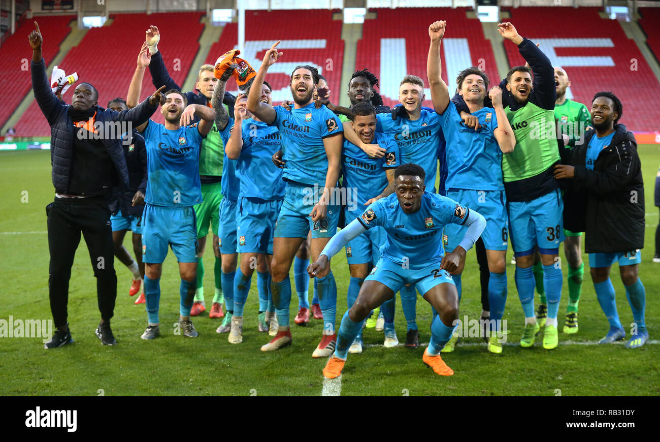 Sheffield, Royaume-Uni. 6 janvier 2019. Usage éditorial uniquement, licence requise pour un usage commercial. Aucune utilisation de pari, de jeux ou d'un seul club/ligue/dvd publications. Les joueurs Barnet célébrer une victoire après le 3ème tour de la FA Cup entre Sheffield United et Barnett à Bramall Lane stadium , Derby, Angleterre le 06 janvier 2019. Action Sport Crédit photo FA Premier League Ligue de football et les images sont soumis à licence. DataCo Usage éditorial uniquement. Pas de vente d'impression. Aucun usage personnel des ventes. Aucune UTILISATION NON RÉMUNÉRÉ : Crédit photo Action Sport/Alamy Live News Banque D'Images