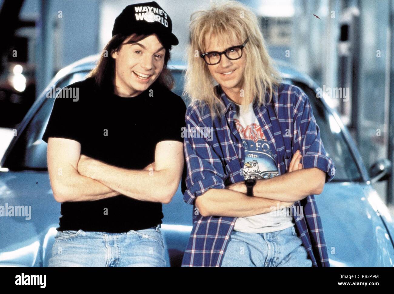 Titre original : WAYNE'S WORLD. Titre en anglais : WAYNE'S WORLD. Année : 1992. Directeur : PENELOPE SPHEERIS. Stars : Mike MYERS, Dana Carvey. Credit : PARAMOUNT PICTURES / Album Banque D'Images