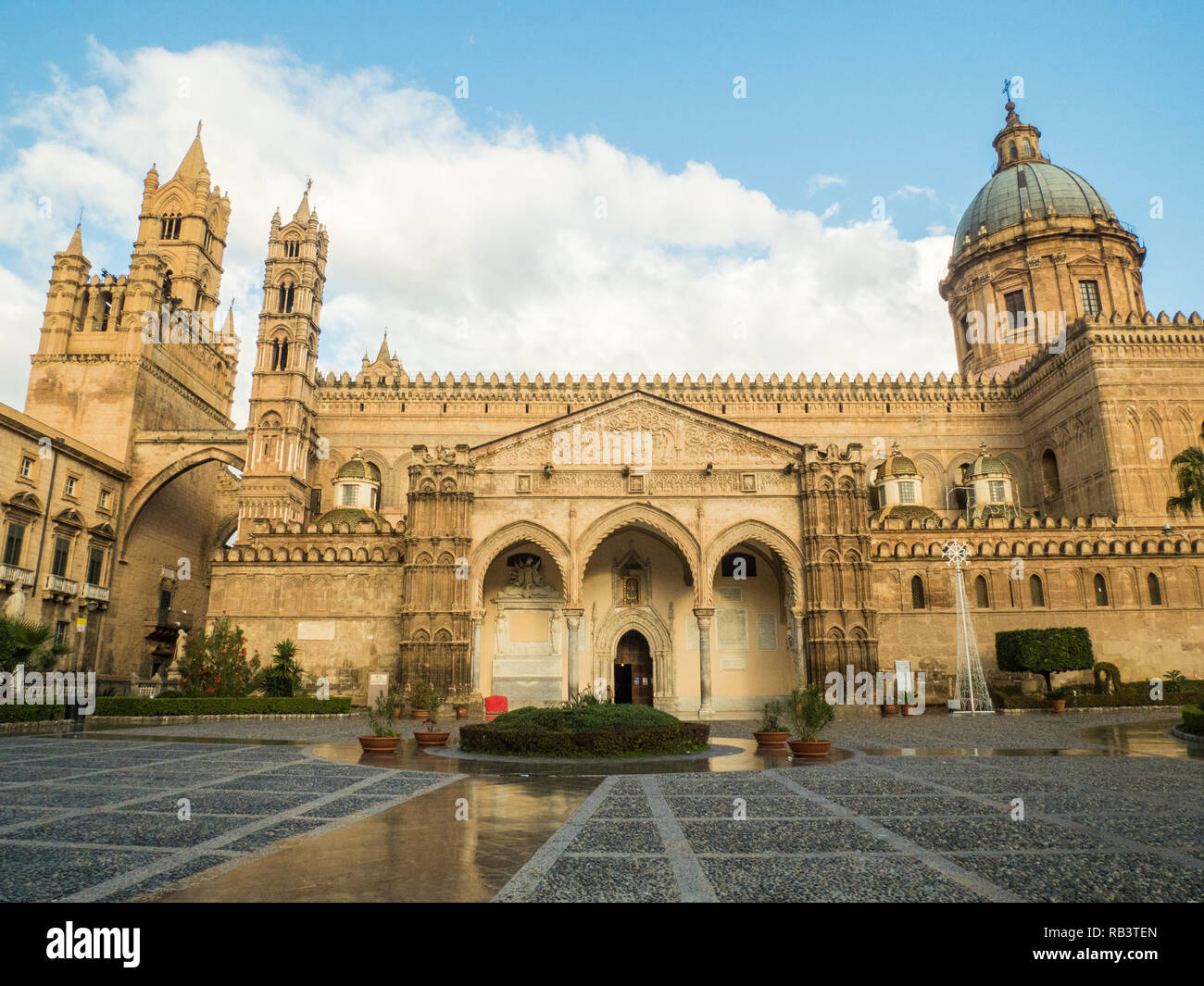 Cathédrale catholique romaine de la ville de Palerme, Sicile, Italie Banque D'Images
