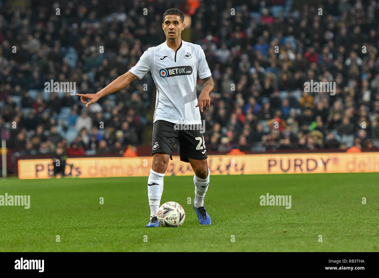 5 janvier 2019, la Villa du Parc, Birmingham, Angleterre ; l'unis en FA Cup, 3ème tour, Aston Villa vs Swansea City : Kyle Naughton (26) de Swansea City Crédit : Gareth Dalley/News Images images Ligue de football anglais sont soumis à licence DataCo Banque D'Images