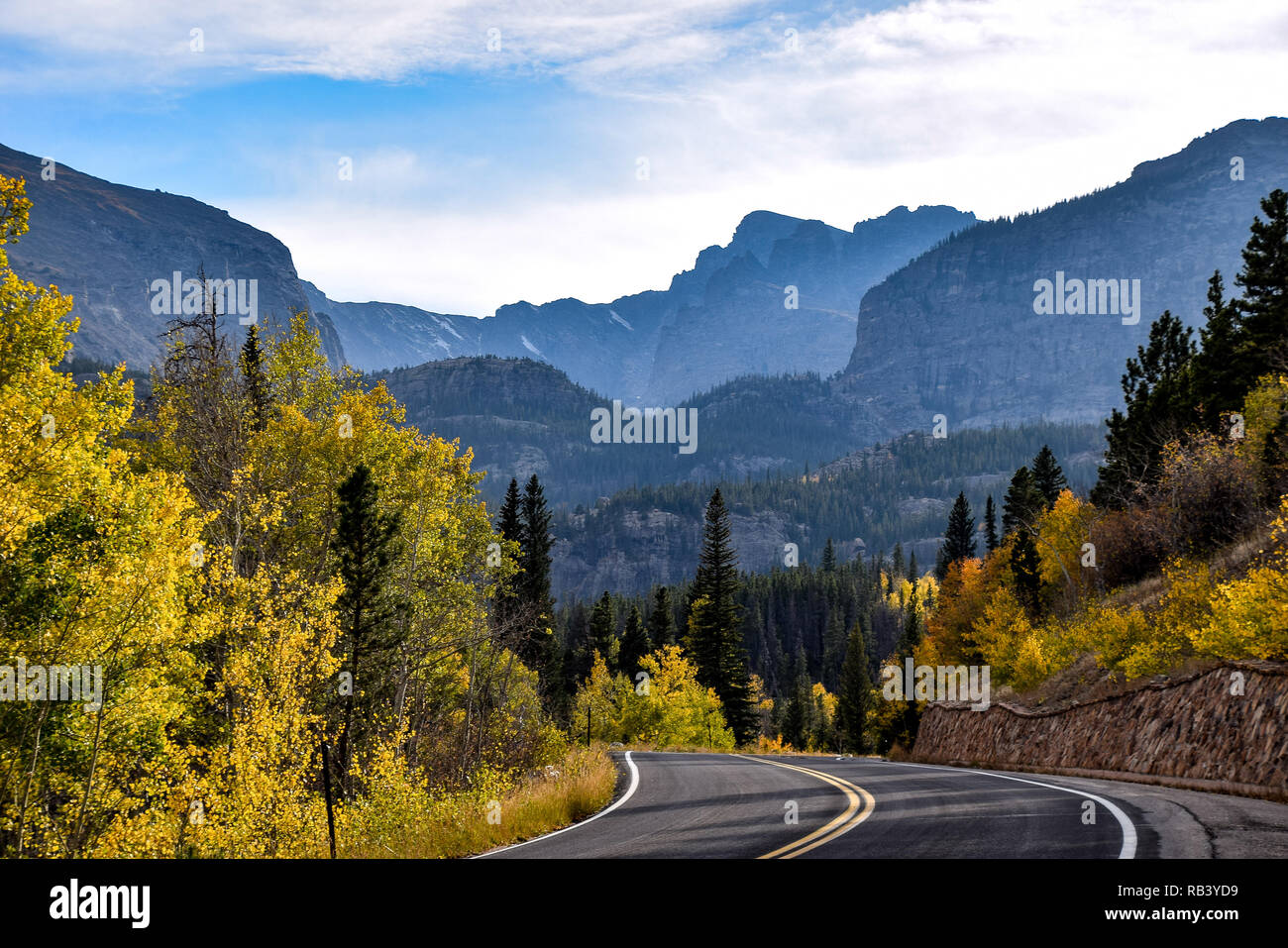 L'automne se trouve jolie dans les Rocheuses dans le Parc National des Montagnes Rocheuses Banque D'Images