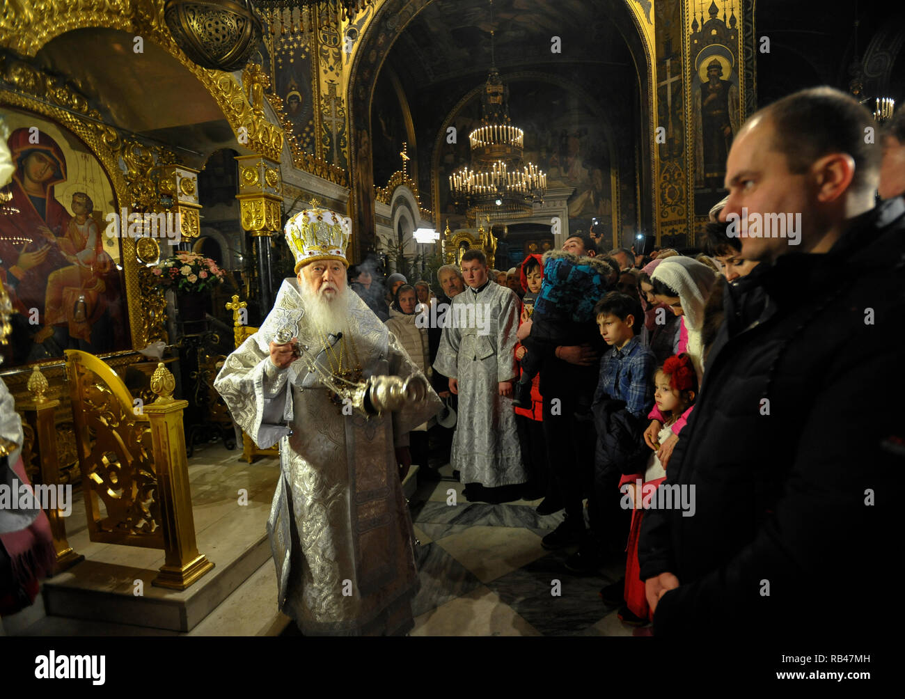 Kiev, Ukraine. 6 janvier 2019. Le Patriarche de l'honoraire de l'Église orthodoxe d'Ukraine Filaret vu menant au service pendant la veille de Noël, dans la masse de la cathédrale Saint-Vladimir. Le patriarche oecuménique Bartholomée remis officiellement le chef de l'Eglise orthodoxe d'Ukraine, métropolite de Kiev et de l'ukrainien, tous signés par Yepifaniy Tomos pour l'Eglise orthodoxe d'Ukraine à Istanbul. Credit : SOPA/Alamy Images Limited Live News Banque D'Images