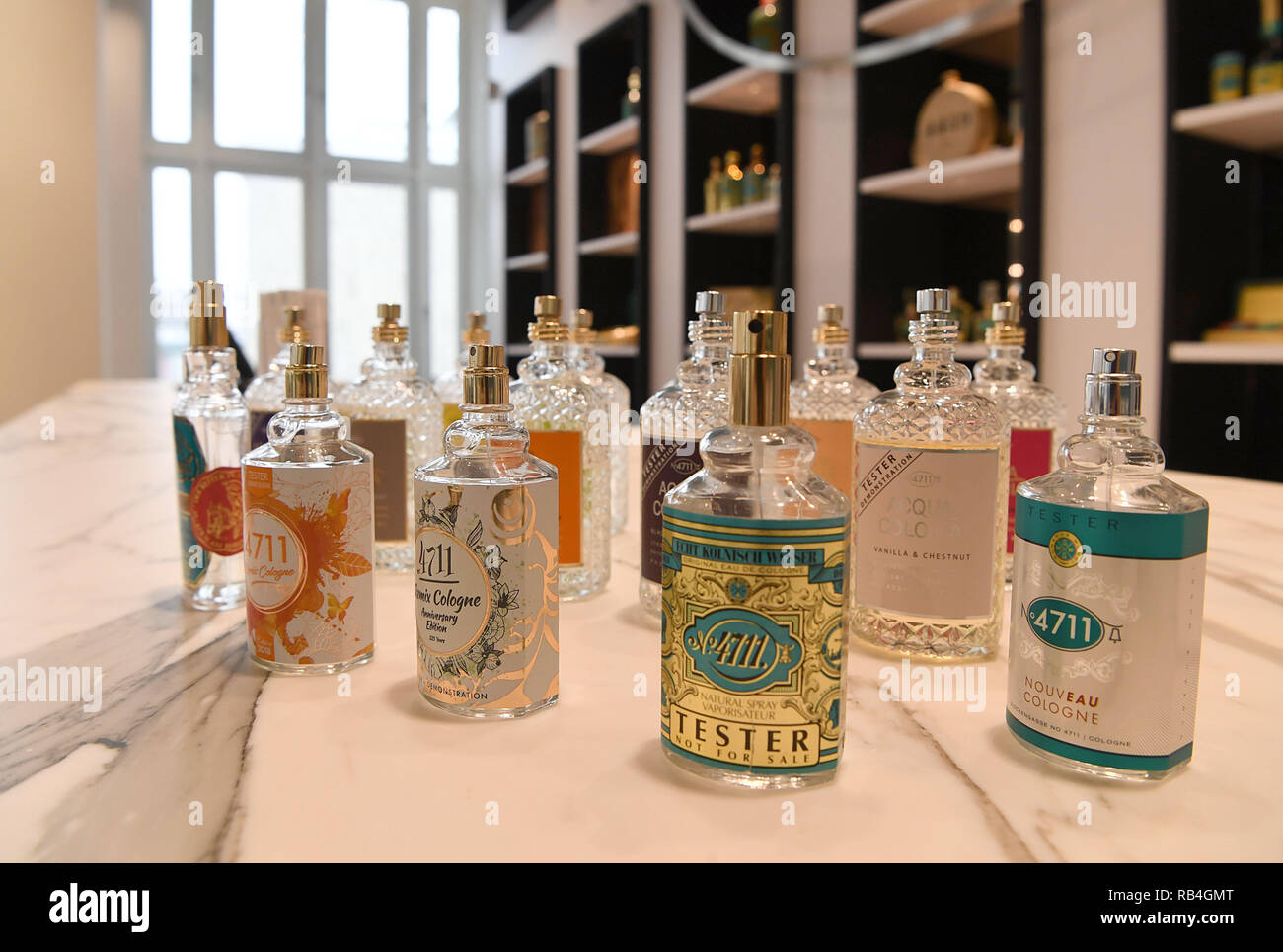 190107) -- COLOGNE, le 7 janvier 2019 (Xinhua) -- Photo prise le 4 janvier  2019 montre quelques Eau de Cologne expose au Musée de parfum à Cologne,  Allemagne. Eau de Cologne est