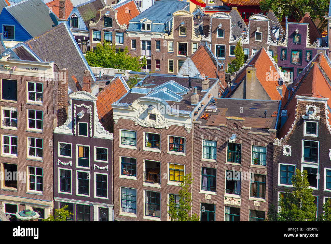 Les Pays-Bas, Amsterdam, Vue du toit de l'ancienne église sur Wallen ou Red Light District. Banque D'Images