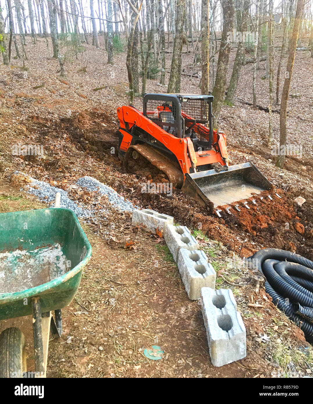 Bulldozer sur un chantier la construction d'un mur de retenue Banque D'Images