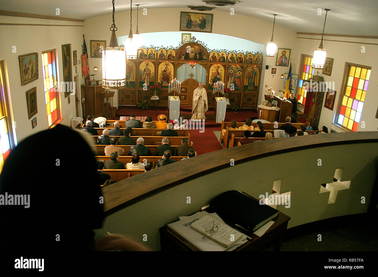 Liturgie dans l'Église orthodoxe orientale de Cleveland, OH, États-Unis Banque D'Images