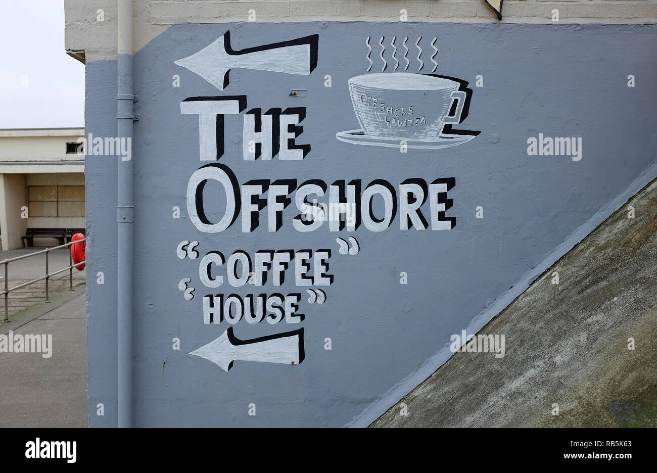 Café offshore signe, sheringham, North Norfolk, Angleterre Banque D'Images