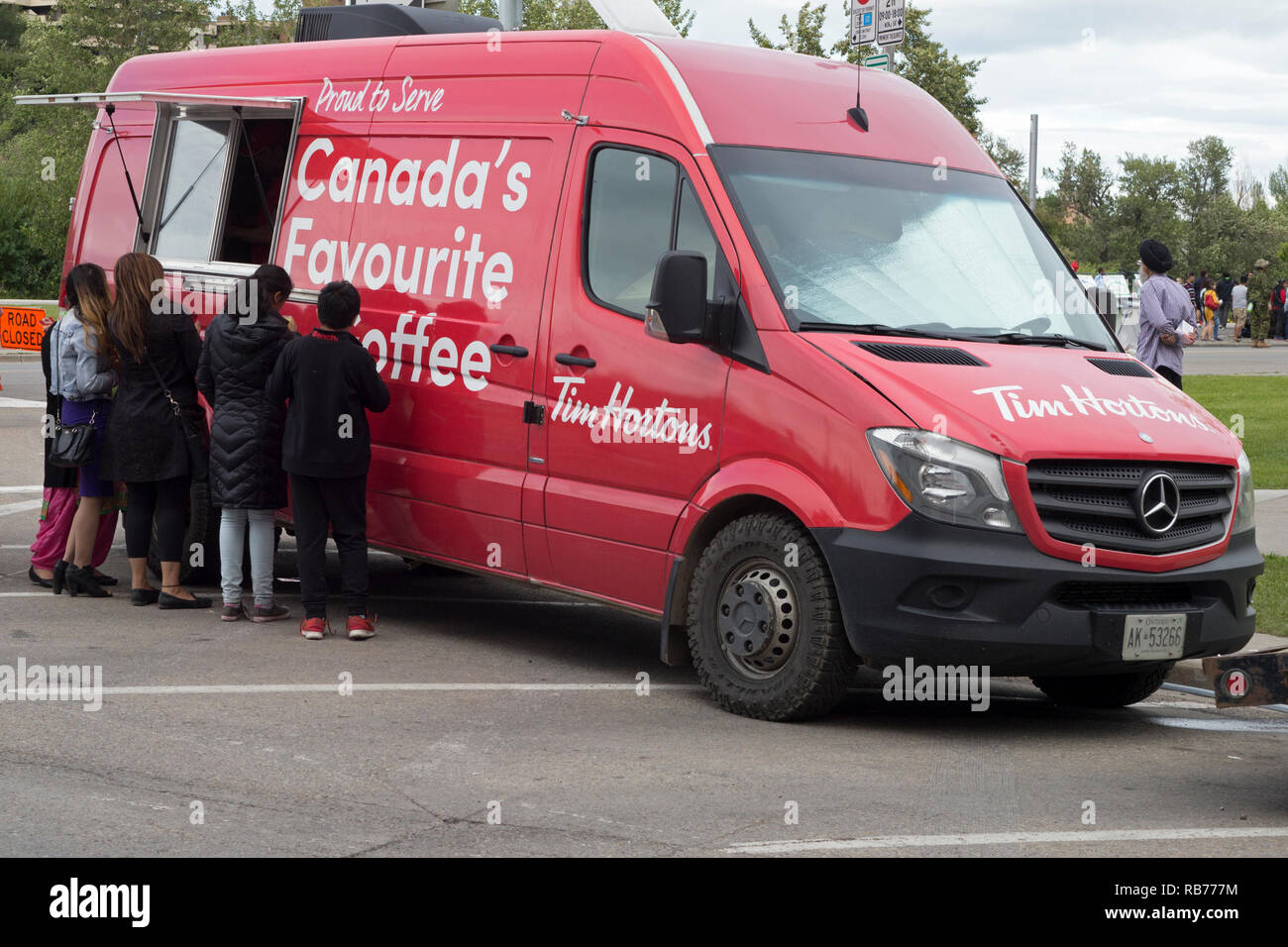 La fourgonnette de Tim Horton vend du café le jour de la fête du Canada Banque D'Images