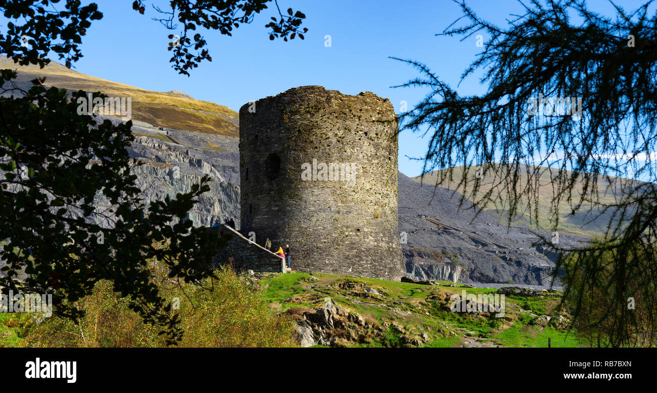 Château de Dolbadarn, Llanberis, Gwynedd, au nord du Pays de Galles. Image prise en octobre 2018. Banque D'Images