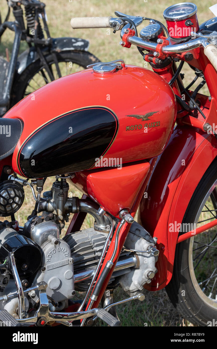 1953 Moto Guzzi Airone Sport. Vintage moto classique italien Banque D'Images