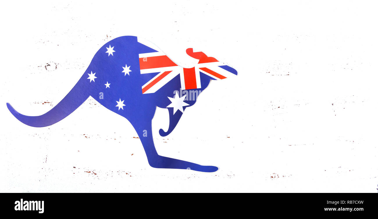 Drapeau australien dans la forme d'un kangourou sur bois blanc table shabby  chic, bandeau web Photo Stock - Alamy