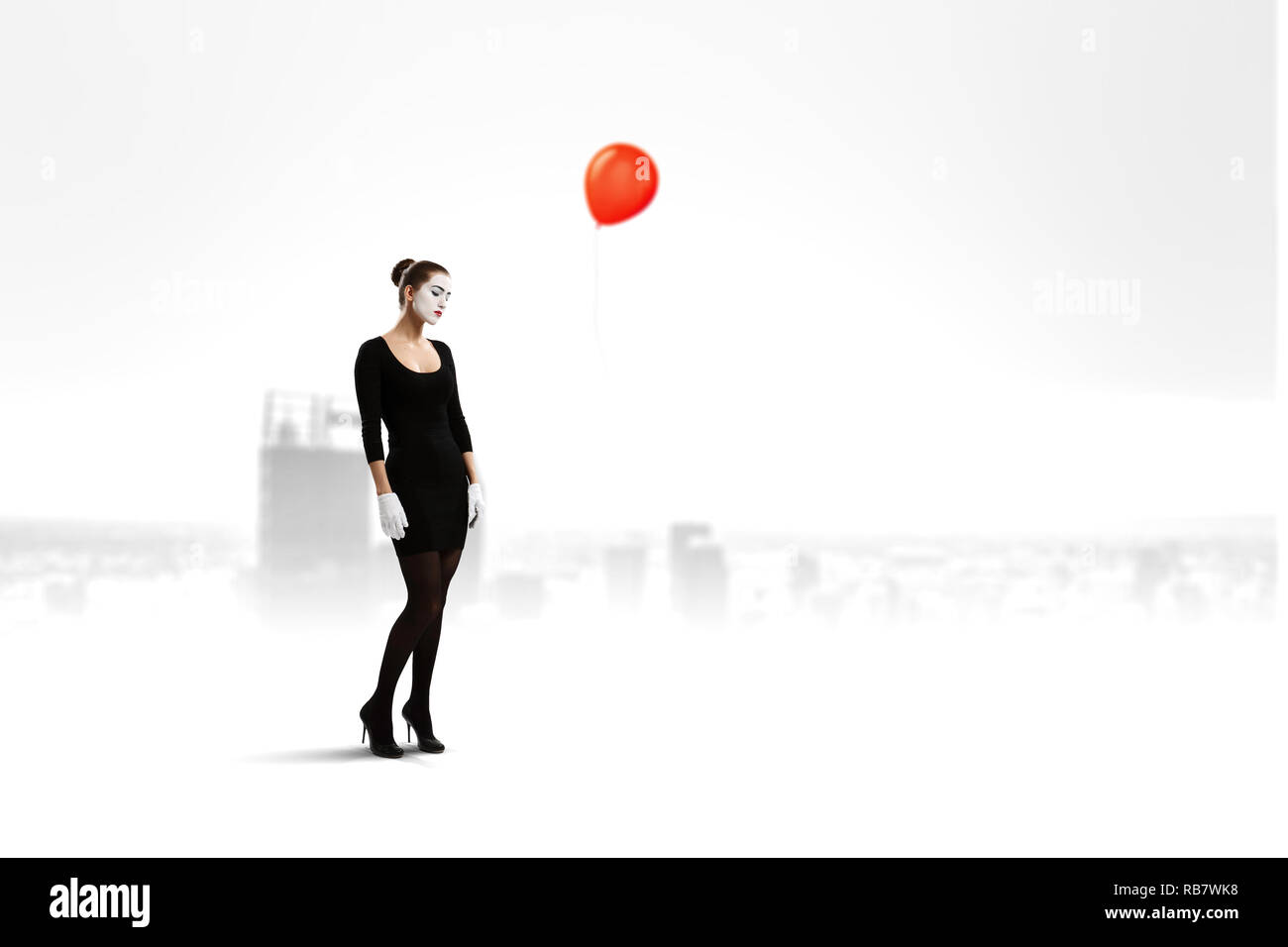 Jeune femme mime. Technique mixte Banque D'Images