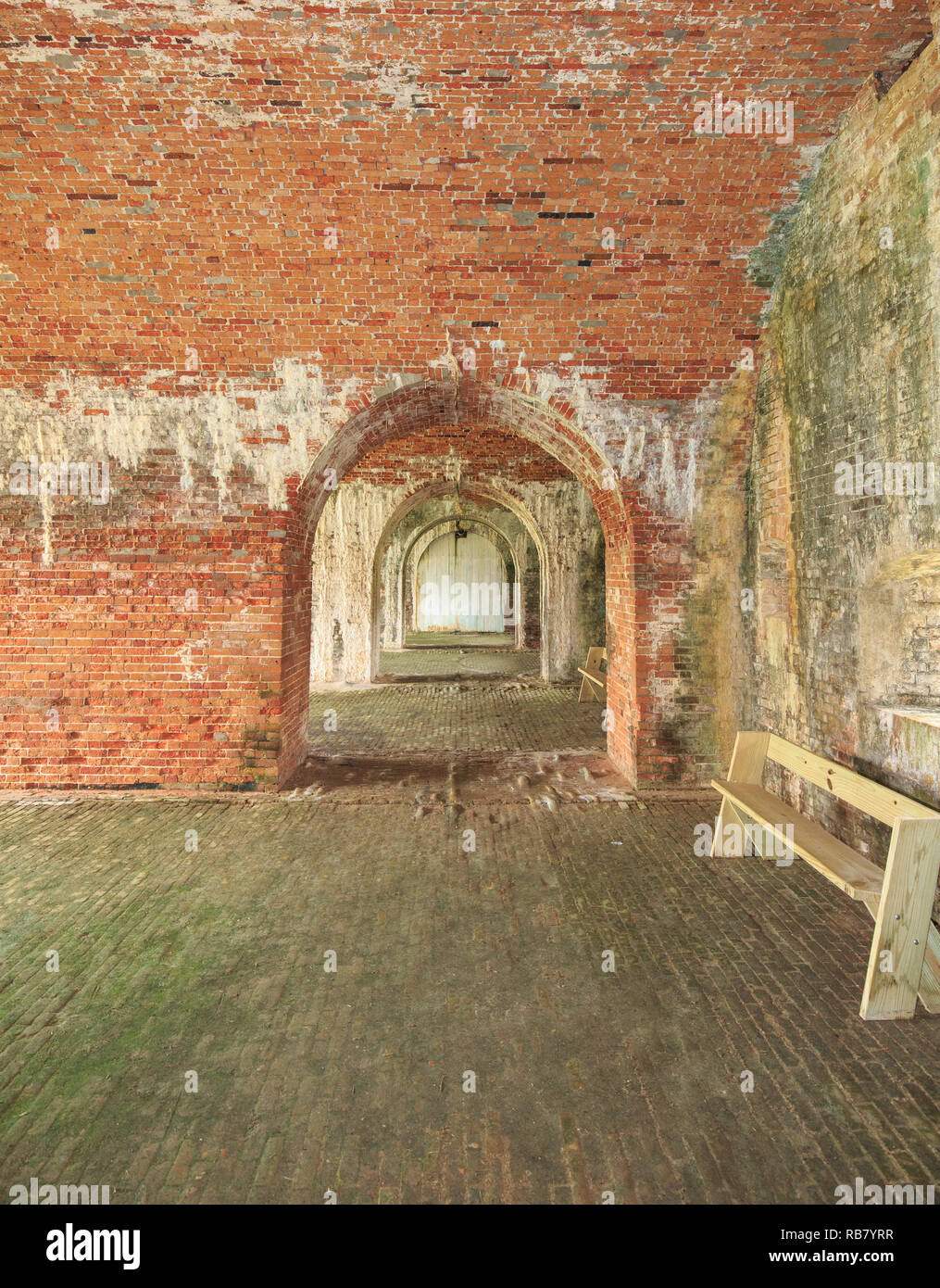 Fort Morgan sur la baie de Mobile, Alabama. Tunnel où étaient anciennement placé. canons Banque D'Images