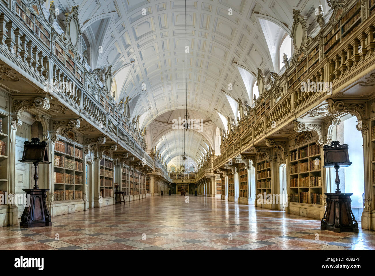 Bibliothèque, palais de Mafra ou Palacio Nacional, Mafra, Lisbonne, Portugal Banque D'Images