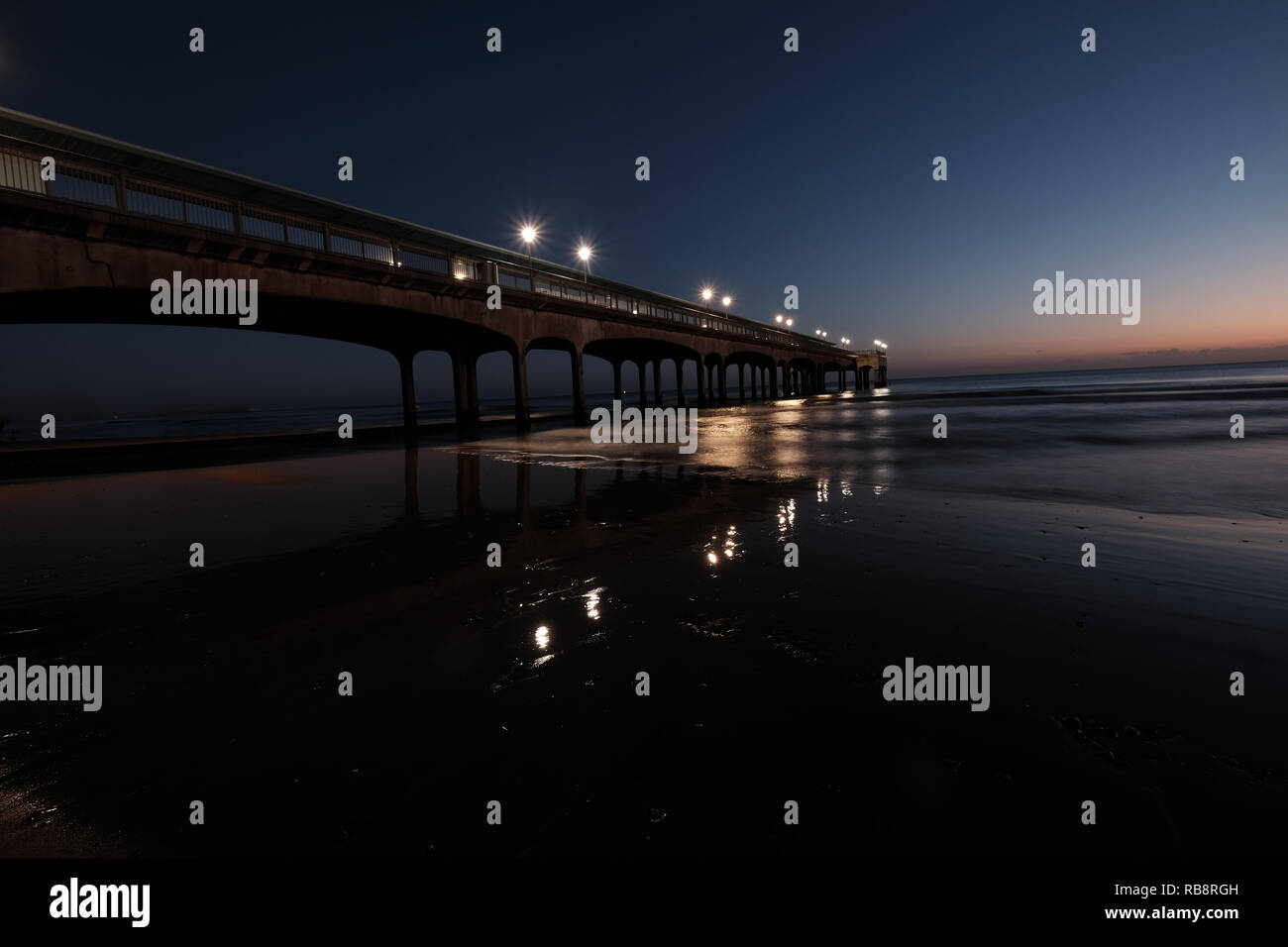 Boscombe Pier at Night Banque D'Images