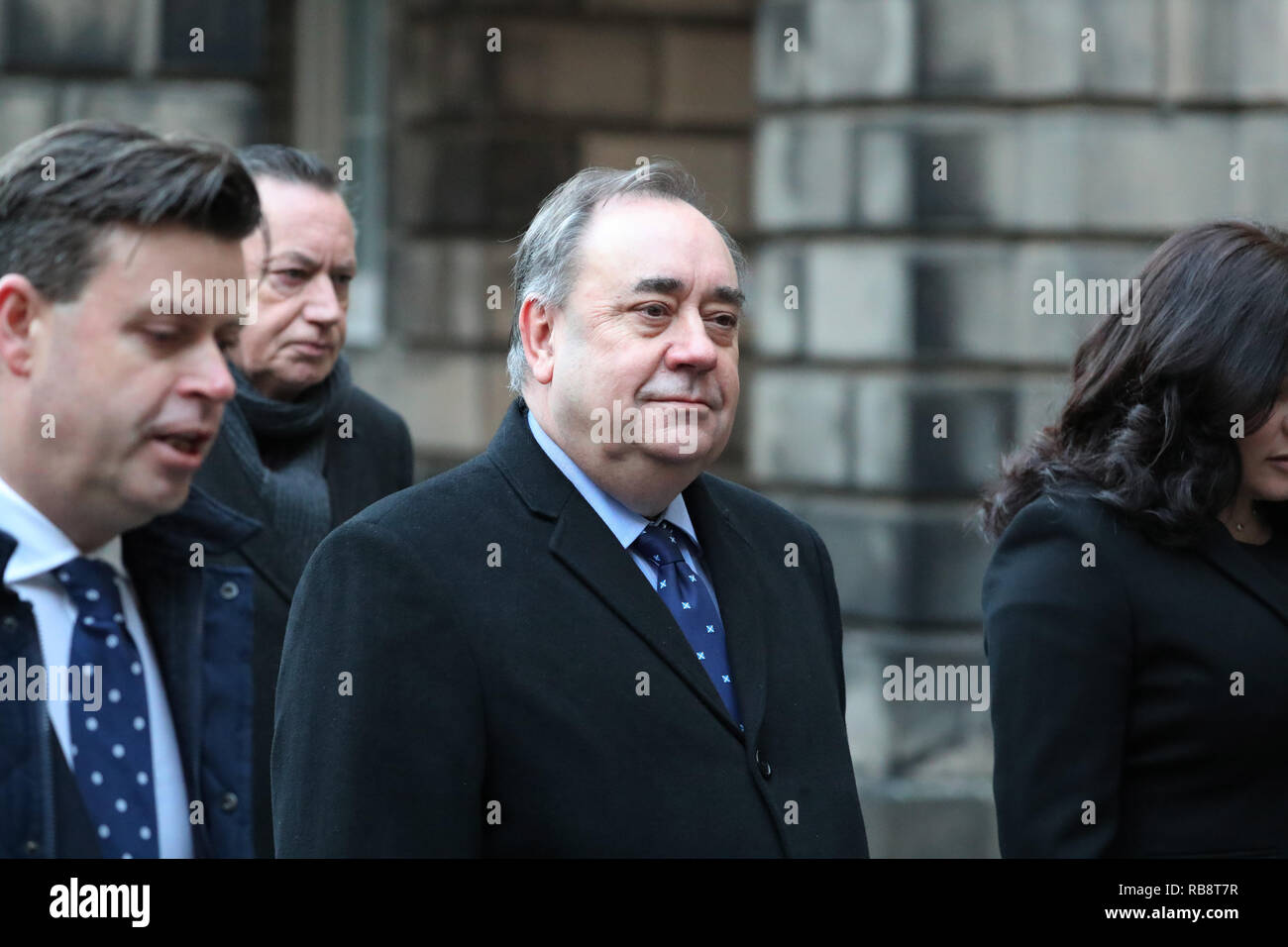 Alex Salmond arrivant à la Cour de session à Edimbourg pour l'ancien premier ministre défi juridique contre le gouvernement écossais a traité une plainte d'inconduite contre lui. Banque D'Images