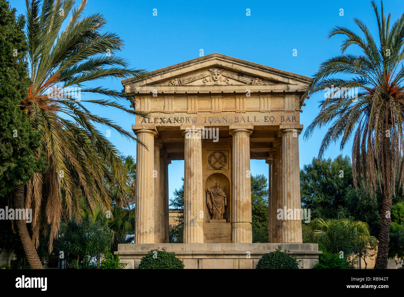 Temple dorique commémorant Sir Alexander Ball en bas Jardins Barrakka, La Valette, Malte Banque D'Images
