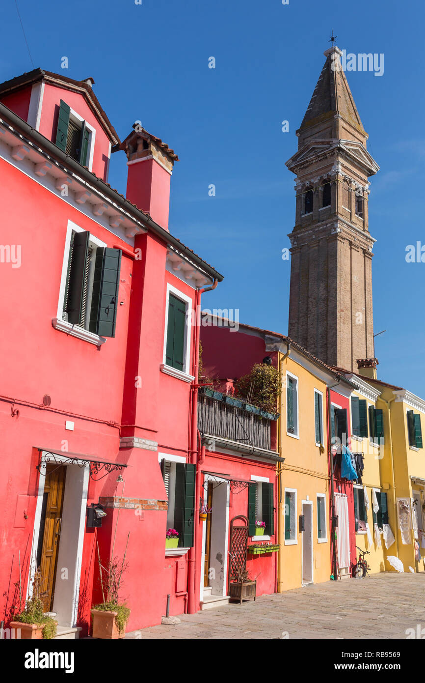 Maisons colorées sur l'île de Burano, Venise, Italie. Banque D'Images