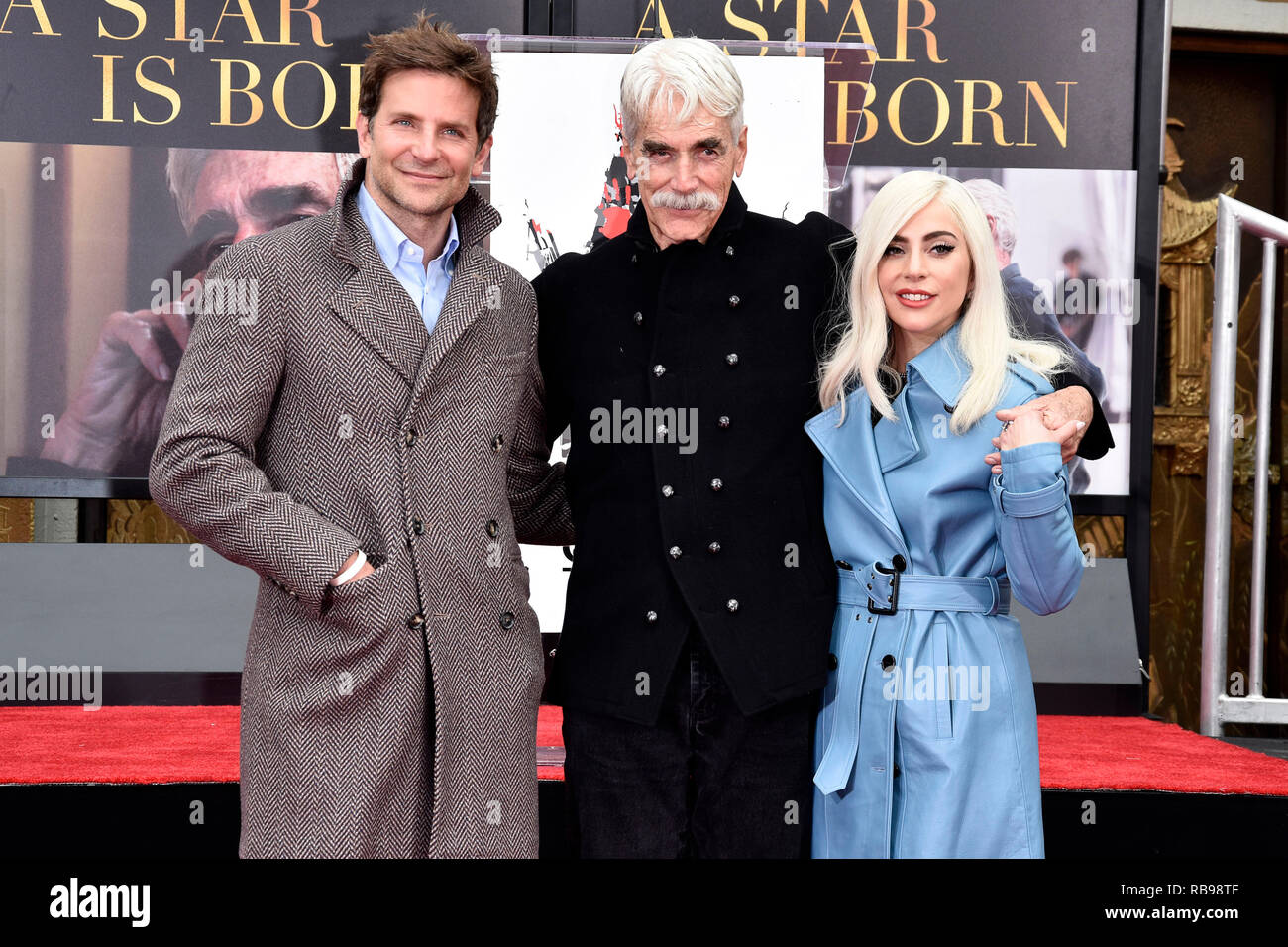 Bradley Cooper, Sam Elliott et Lady Gaga assister à l'Théâtre chinois de Grauman héberge Sam Elliott Part et cérémonie empreinte de théâtre chinois de Grauman le 7 janvier 2019 à Hollywood, Californie. Banque D'Images
