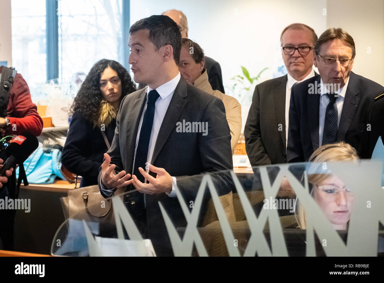 Lyon, France. 8 janvier 2019. Gérald Darmanin, Ministre de l'action et des comptes publics, visite un centre d'appel de Lyon public finance Credit : FRANCK CHAPOLARD/Alamy Live News Banque D'Images