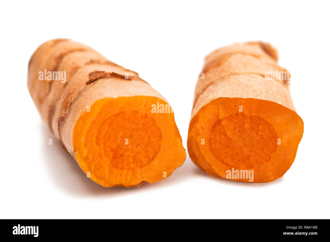 Curcuma racines isolé sur fond blanc Banque D'Images