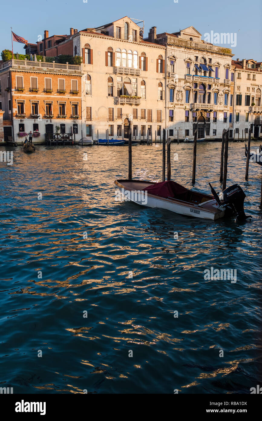 Coucher du soleil sur le Grand Canal de Venise, Italie Banque D'Images