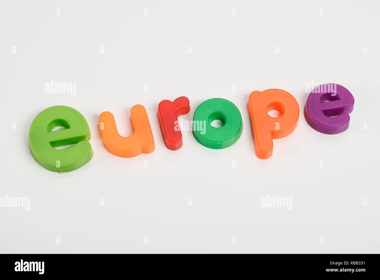 Réfrigérateur magnétique lettres épelant le mot Europe Banque D'Images
