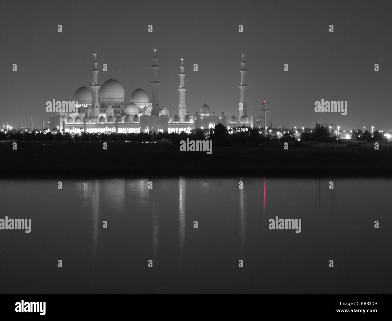 Grande Mosquée de Sheikh Zayed, phare dans la nuit Banque D'Images