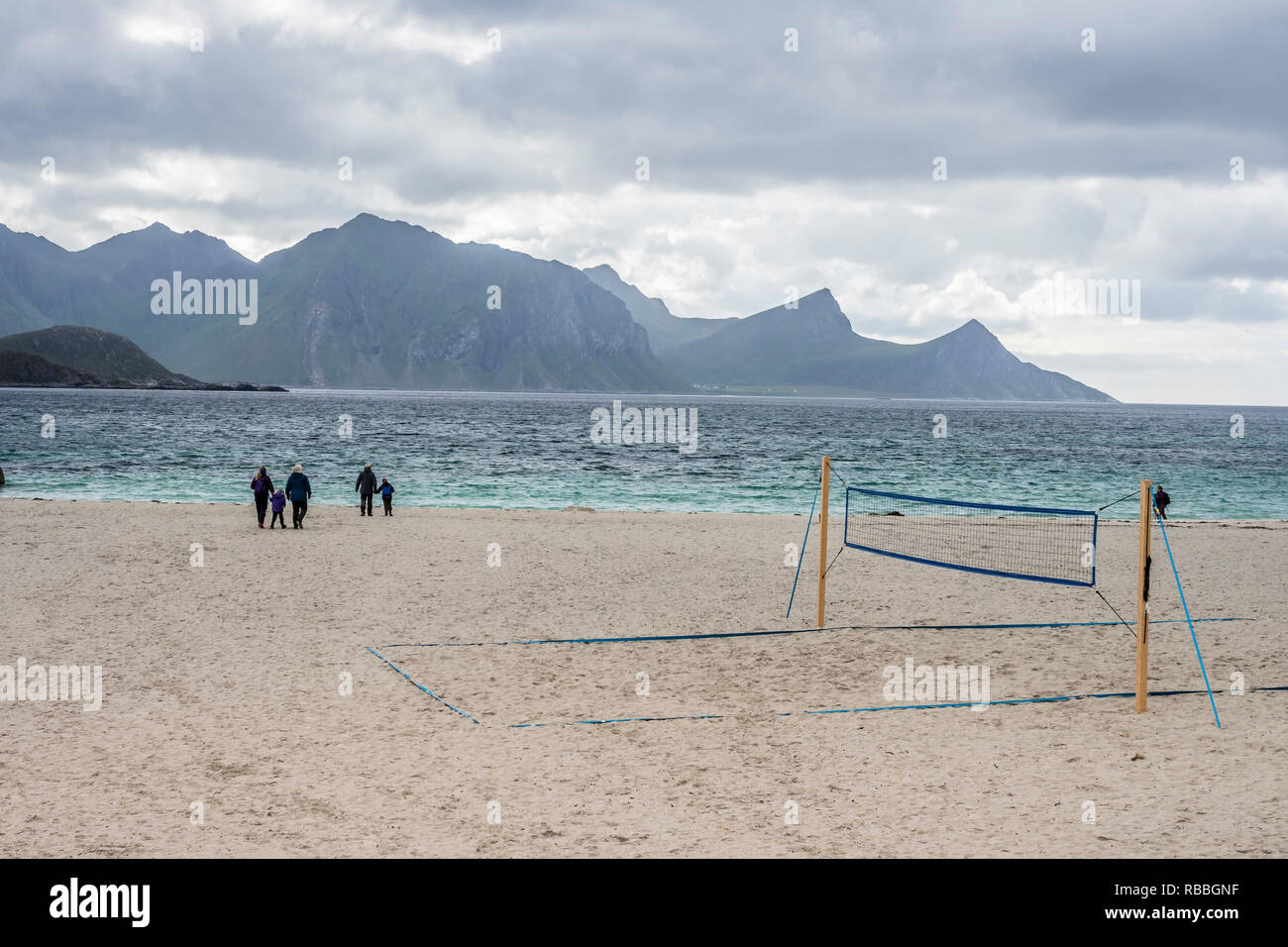 Hauklandstranda, Haukland beach, plage de sable fin, filet de volley-ball, beachvolleyball, île de Vestvagöy, Lofoten, Norvège Banque D'Images