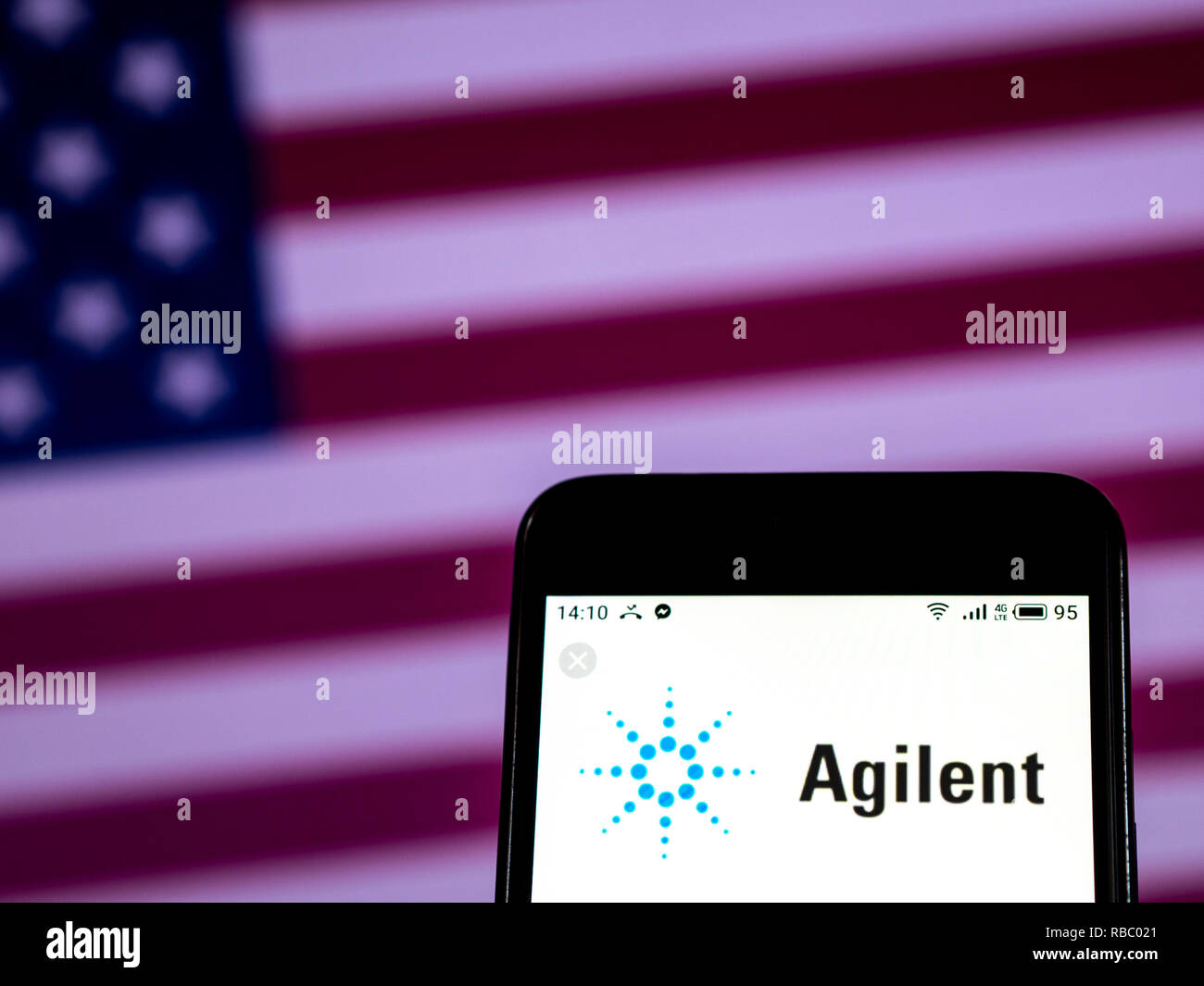 Agilent Technologies laboratoire d'analyse de la fabrication de l'instrument affiche le logo de l'entreprise vu sur téléphone intelligent. Banque D'Images