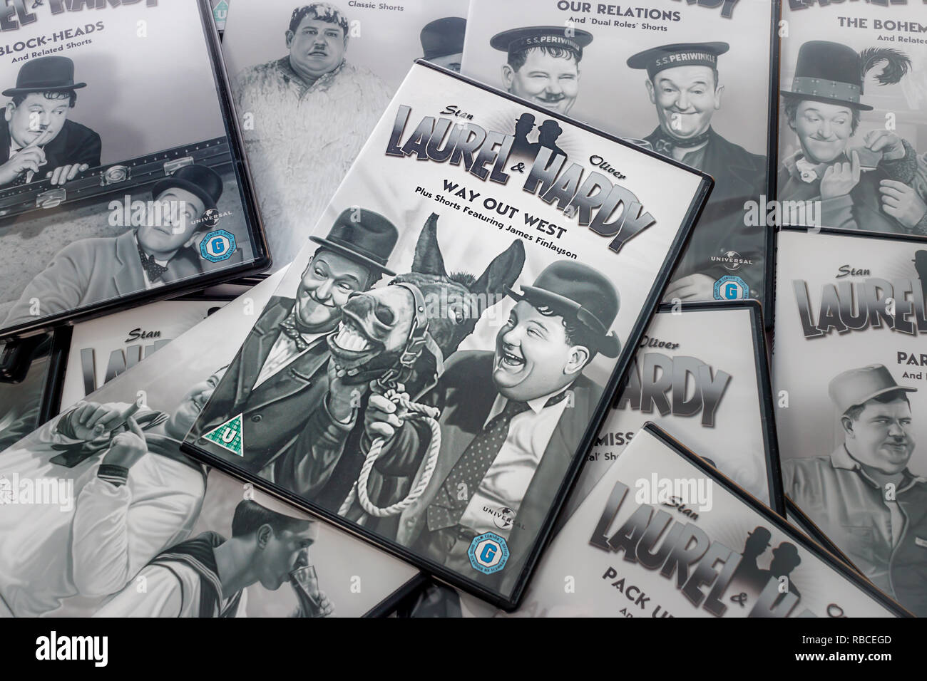 La couverture du DVD de passage dans l'Ouest - un classique film Laurel et Hardy Banque D'Images