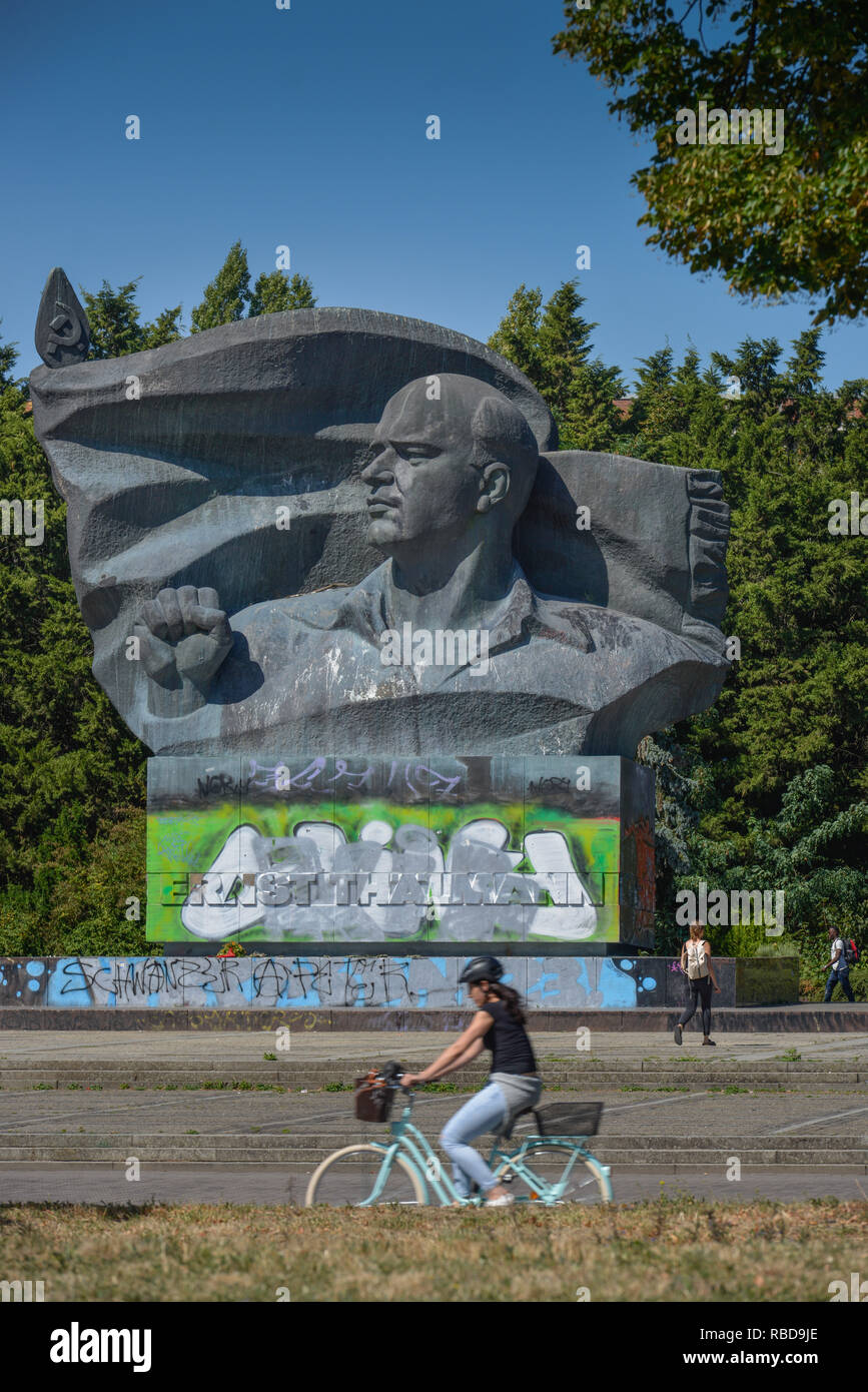 Statue Of Ernst Thalmann Banque De Photographies Et D images Haute 
