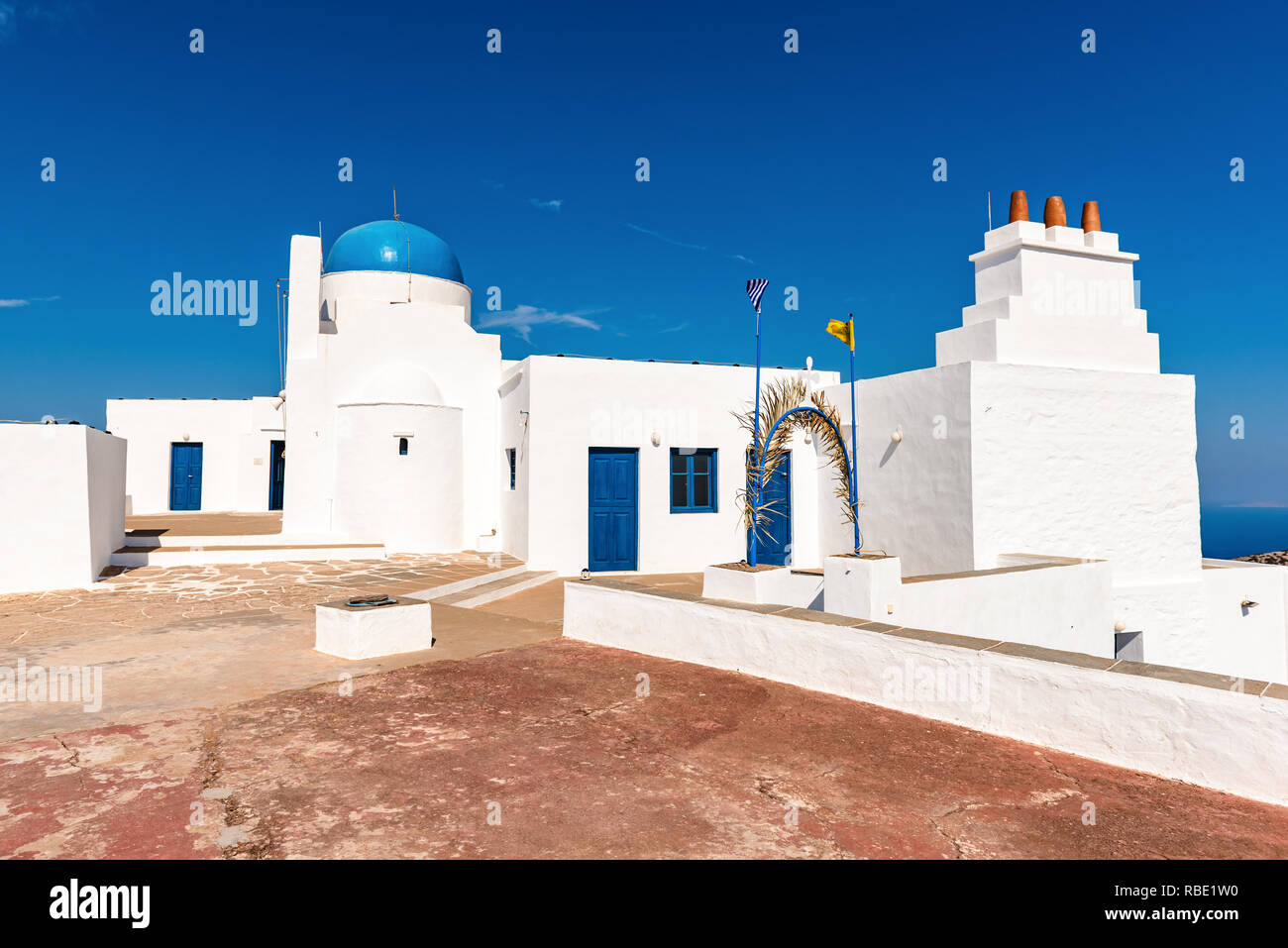 La chapelle d' Agios Syméon construite en 1667 au sommet de la montagne. L'île de Sifnos, Cyclades, Grèce Banque D'Images