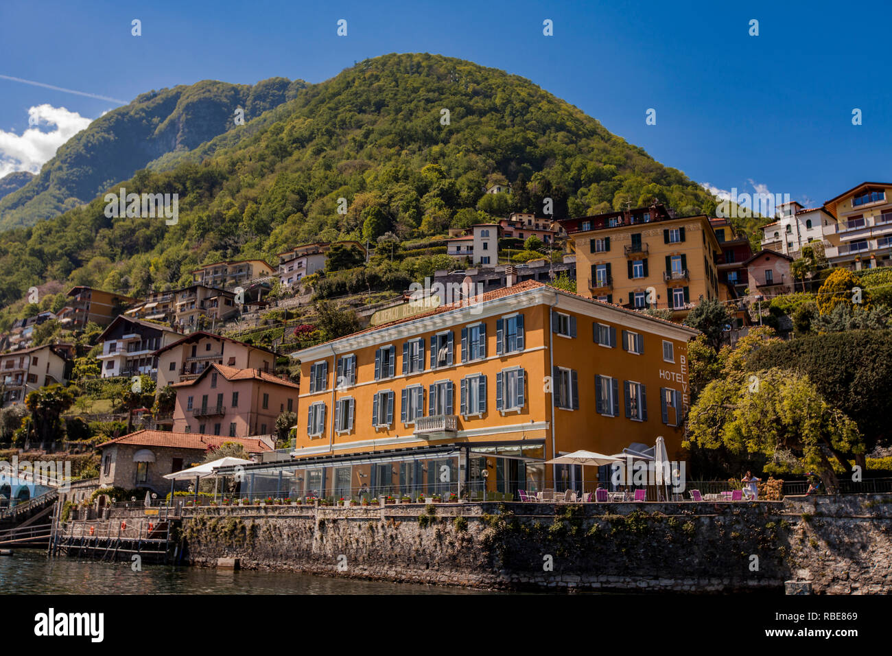 Lezzeno, ITALIE - 23 avril 2017 : l'Albergo Belvedere Hotel à Argegno sur  lac de Côme en Italie Photo Stock - Alamy
