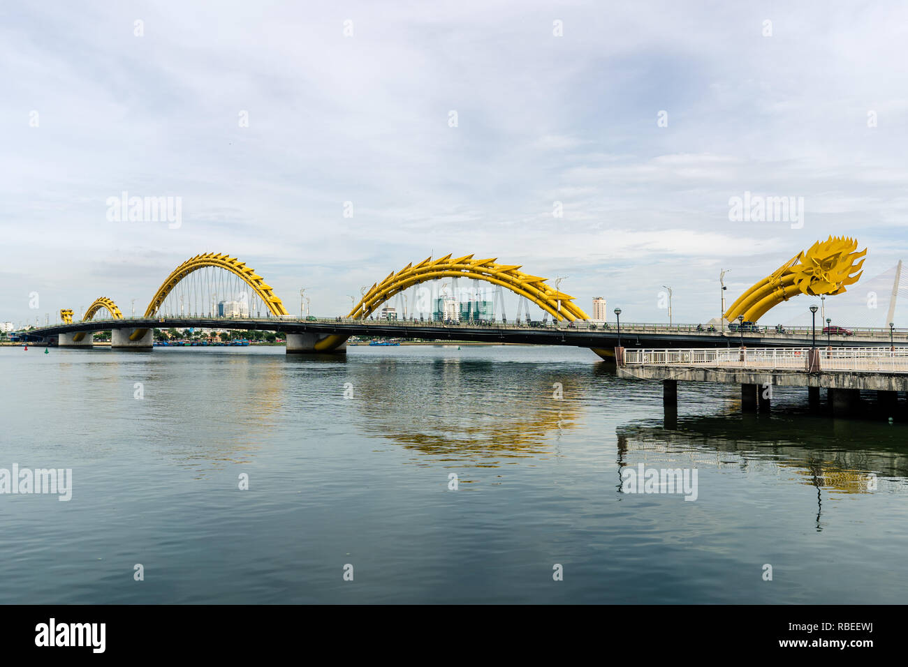 Dragon Bridge à Da nang, Vietnam Banque D'Images