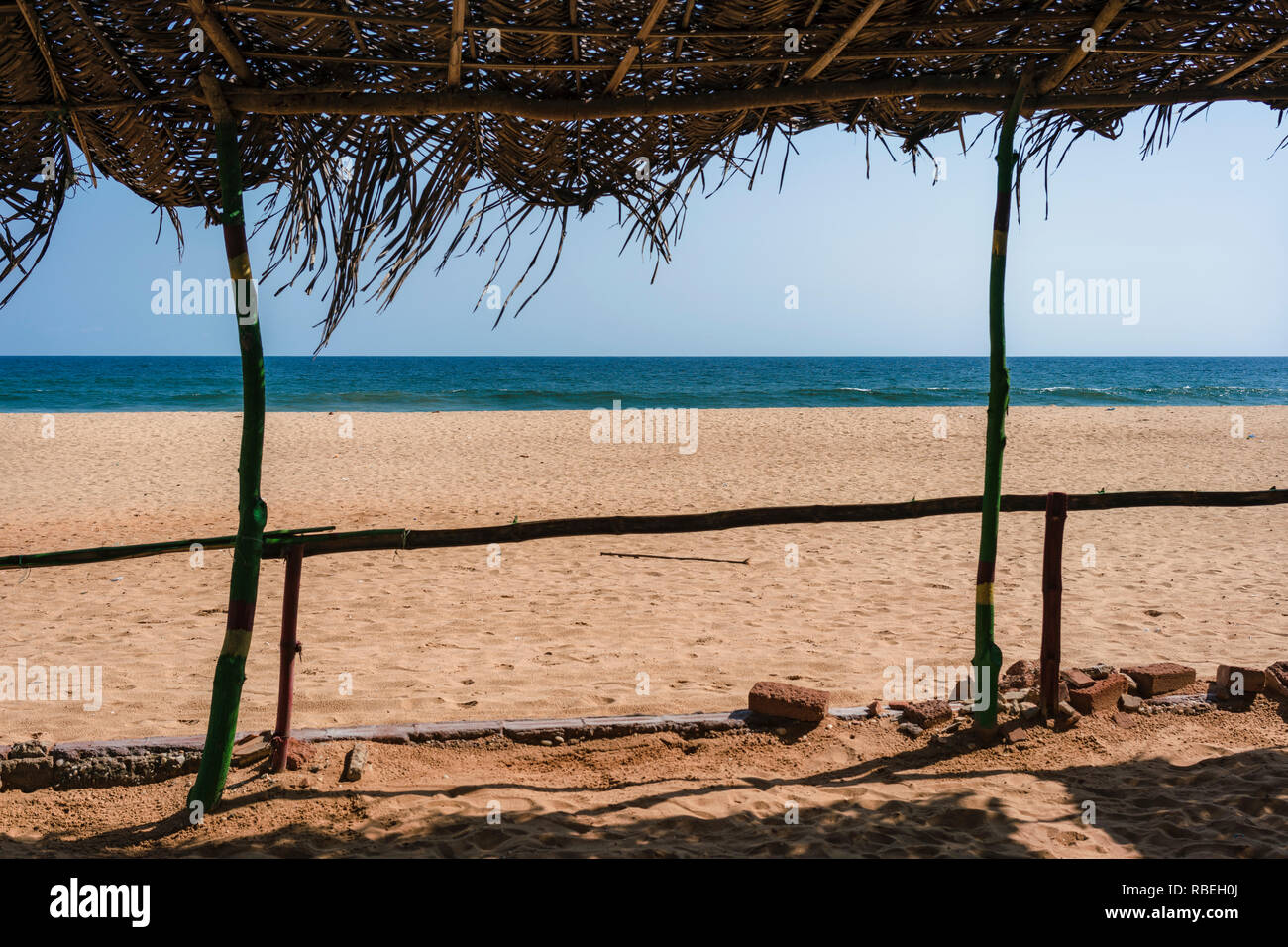 Côte des Esclaves, sur le golfe du Bénin, face au golfe de Guinée, le fameux port de la passerelle en bord de mer à l'esclavage. L'Afrique, Bénin, Ouidah. Banque D'Images