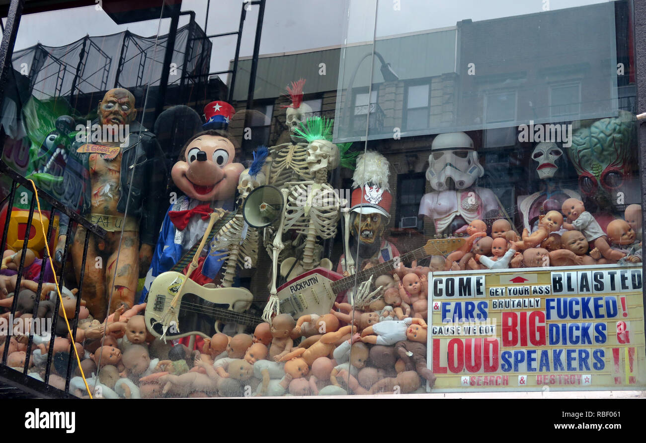 Vous pouvez chercher et détruire les vêtements de seconde main shop, 25 Place St Marc , New York, NY 10003, USA Banque D'Images