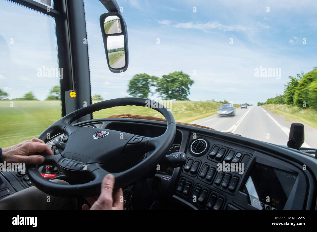 Camion Scania : permis de conduire Permis de conduire,cabine cabine d'un camion Scania Banque D'Images