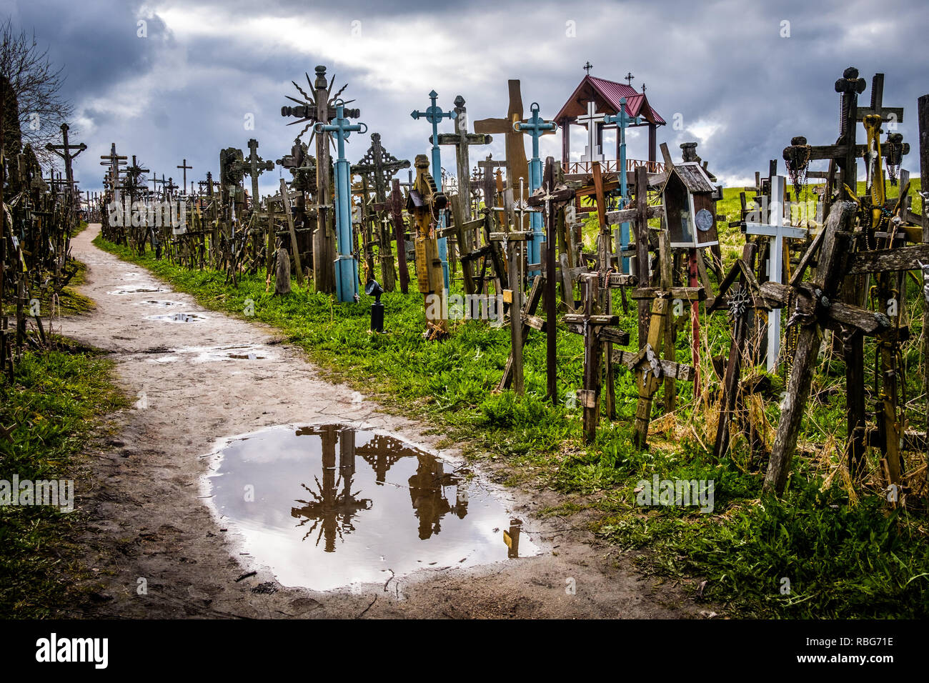 La Lituanie, Vilnius : la colline des croix. La colline des croix, un site de pèlerinage, symbole du mépris des Lituaniens envahisseurs étrangers, avec plus de 100,000 Banque D'Images