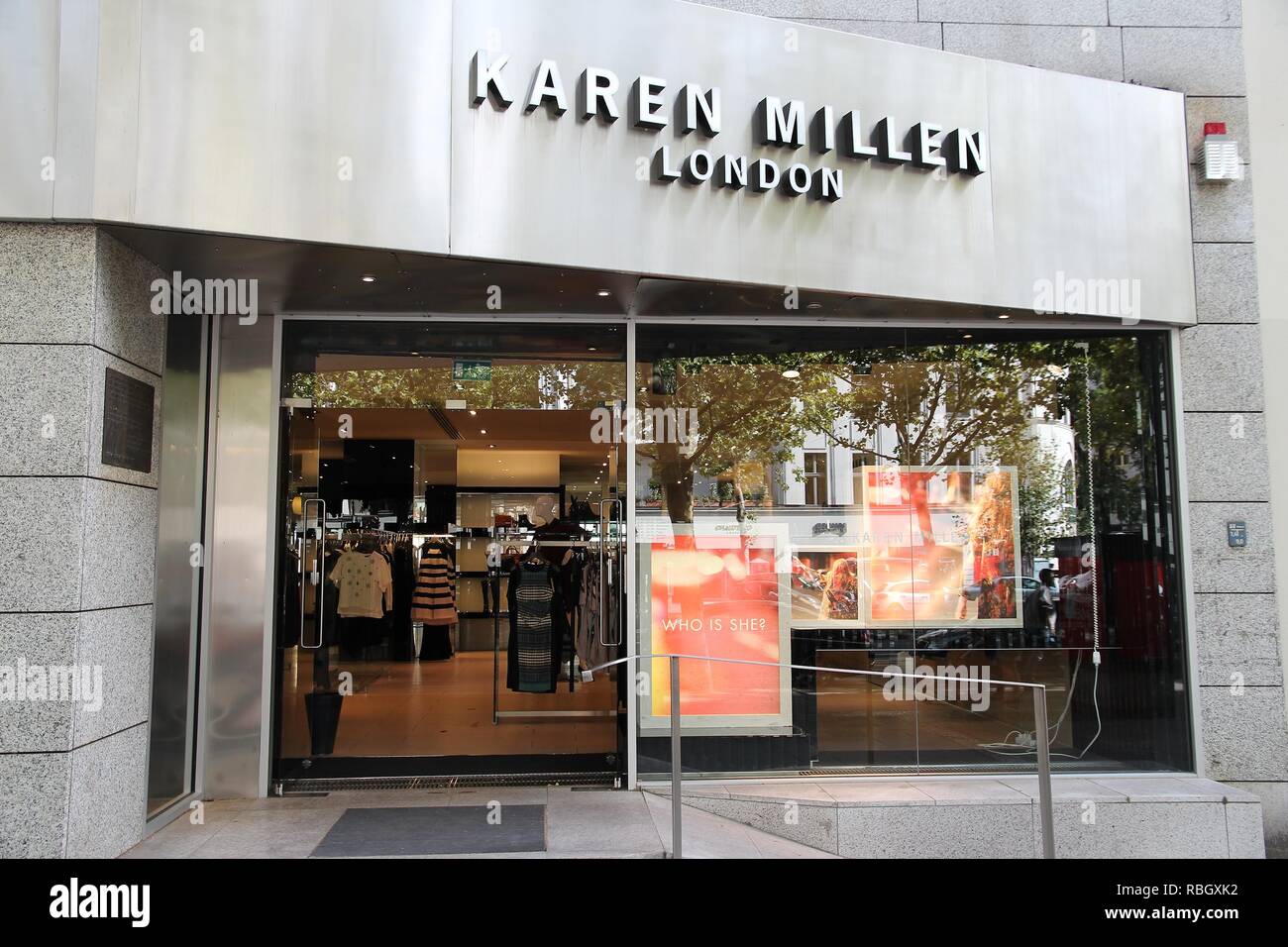 BERLIN, ALLEMAGNE - 27 août 2014 : Karen Millen fashion store à Londres (Ku'Damm) Avenue de Berlin. Karen Millen marque a plus de 150 magasins dans 24 Banque D'Images