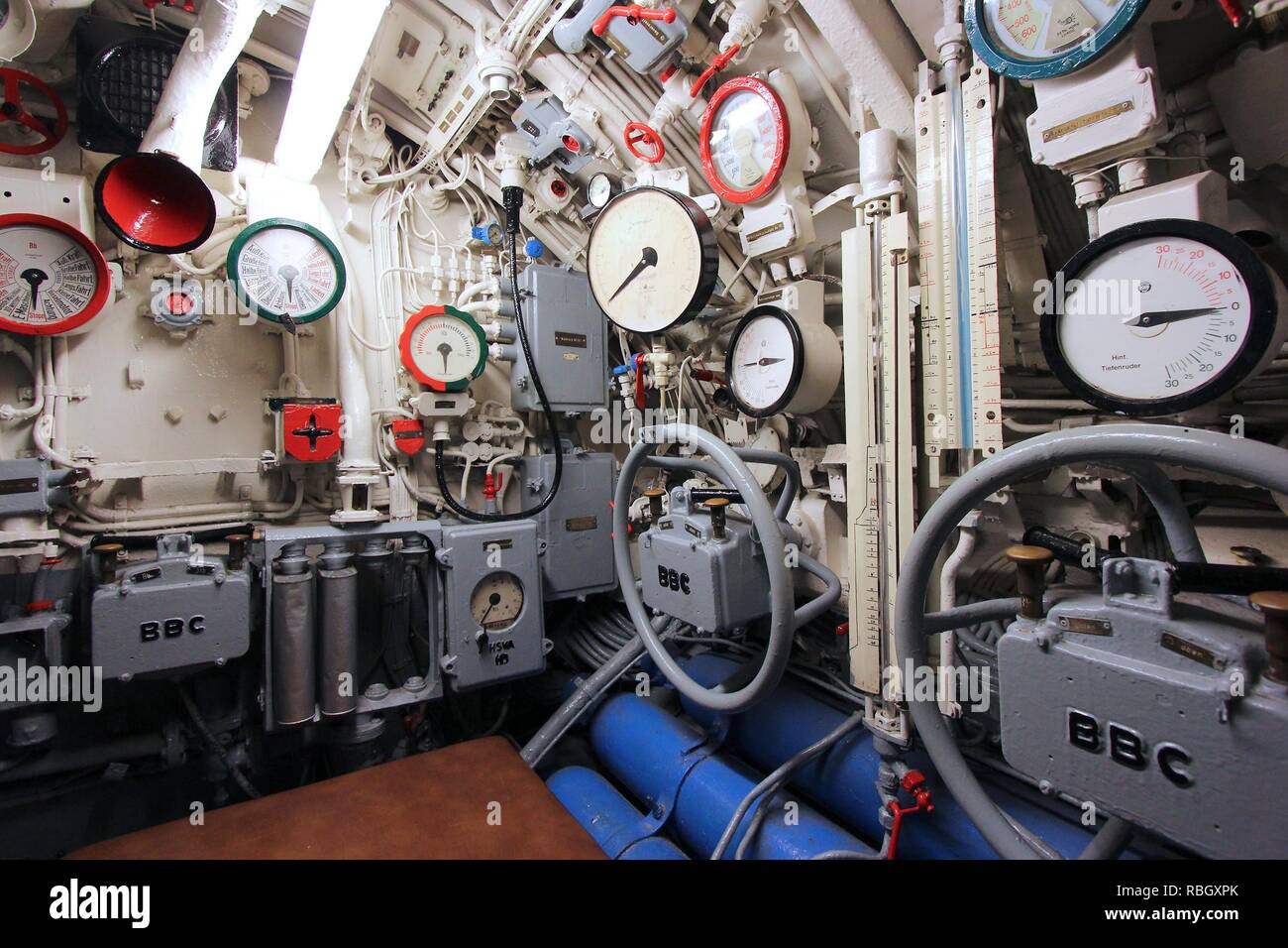LABOE, ALLEMAGNE - le 30 août 2014 : l'intérieur du sous-marin allemand U-995 (musée) à Laboe. Il est le seul sous-marin type VII dans le monde. Banque D'Images