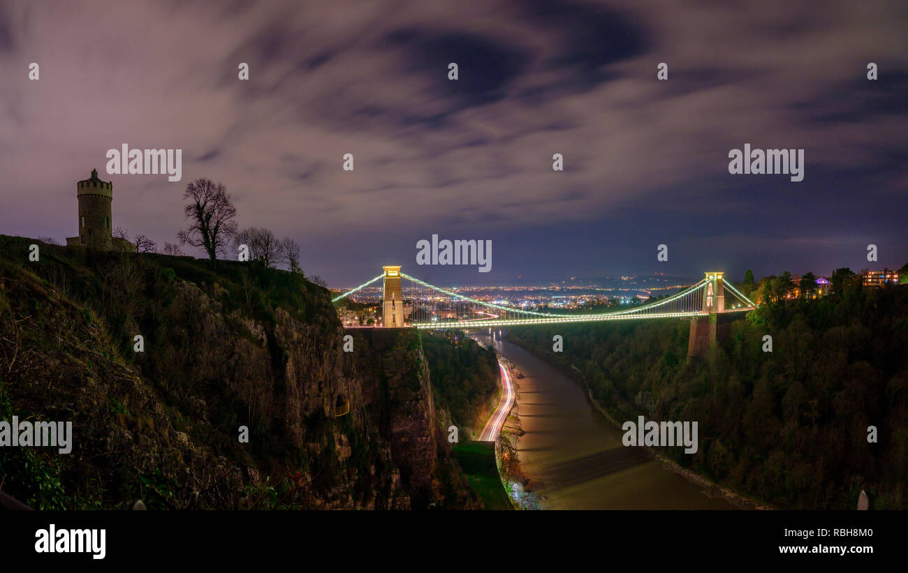 Vue de nuit Clifton Suspension Bridge et de l'Avon Gorge près de l'Observatoire, Bristol, Royaume-Uni Banque D'Images