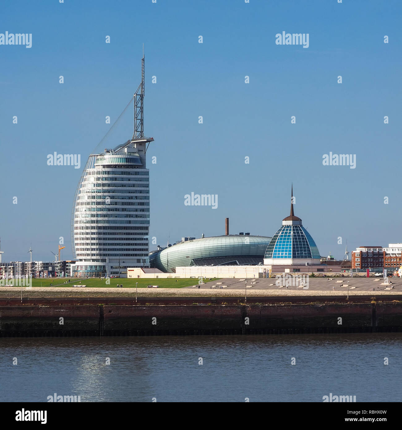 La ville de Bremerhaven avec Klimahaus, Mediterraneo et de l'Atlantic Hotel Sail City Banque D'Images