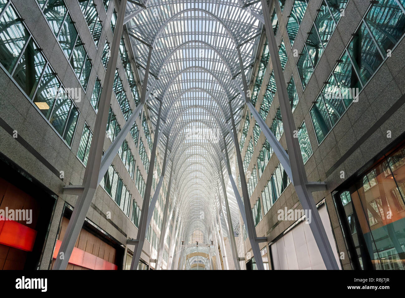 À l'intérieur de la Brookfield Place, Toronto (Ontario) Banque D'Images