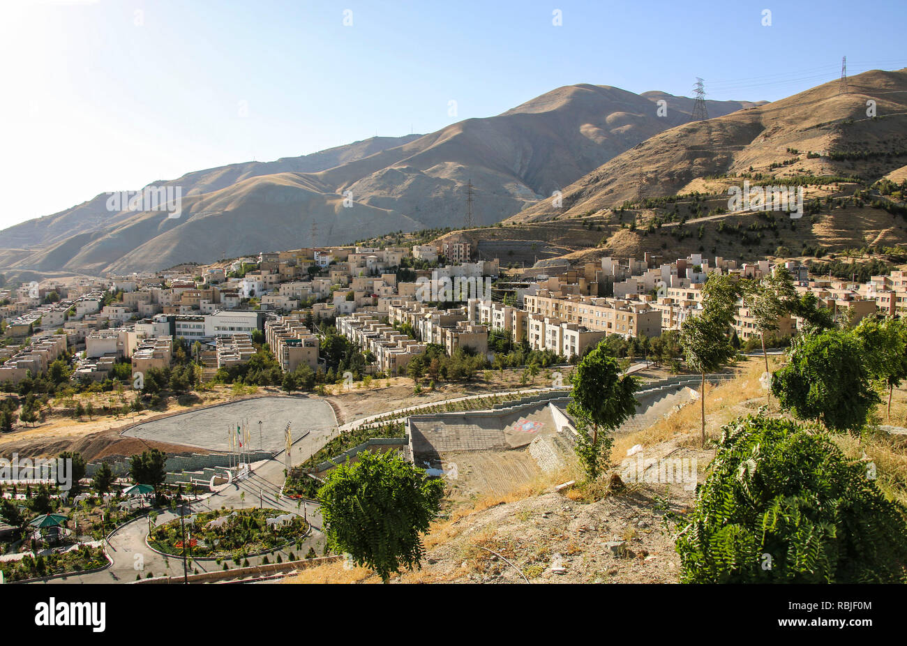 Vue sur le quartier résidentiel de Téhéran montagnes Alborz sur background,Iran Banque D'Images