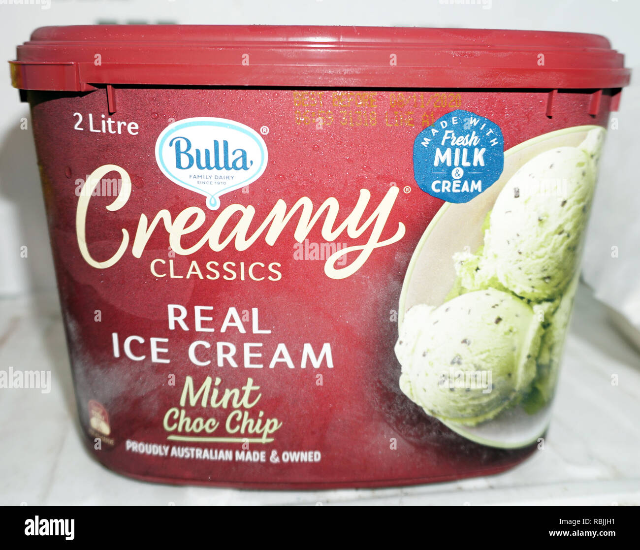 Bulla classiques Ice cream crème Mint Choc Chip 2l à remous Banque D'Images