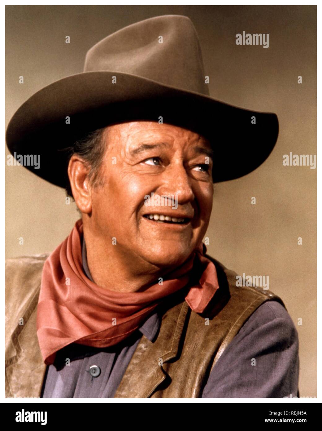 Chisum est un western américain de 1970 film de Warner Bros Technicolor avec John Wayne de Panavision. La grande distribution comprend également Forrest Tucker, Christopher George, Ben Johnson, Glenn Corbett, Geoffrey Deuel, Andrew Prine, Bruce Cabot, Patric Knowles, et Richard Jaeckel. Réalisé par Andrew V McLaglen, il a été adapté pour l'écran par Andrew J. Fenady à partir de son court article 'Chisum et le Lincoln County Cattle War'. Hollywood : Crédit Photo Archive / MediaPunch Banque D'Images