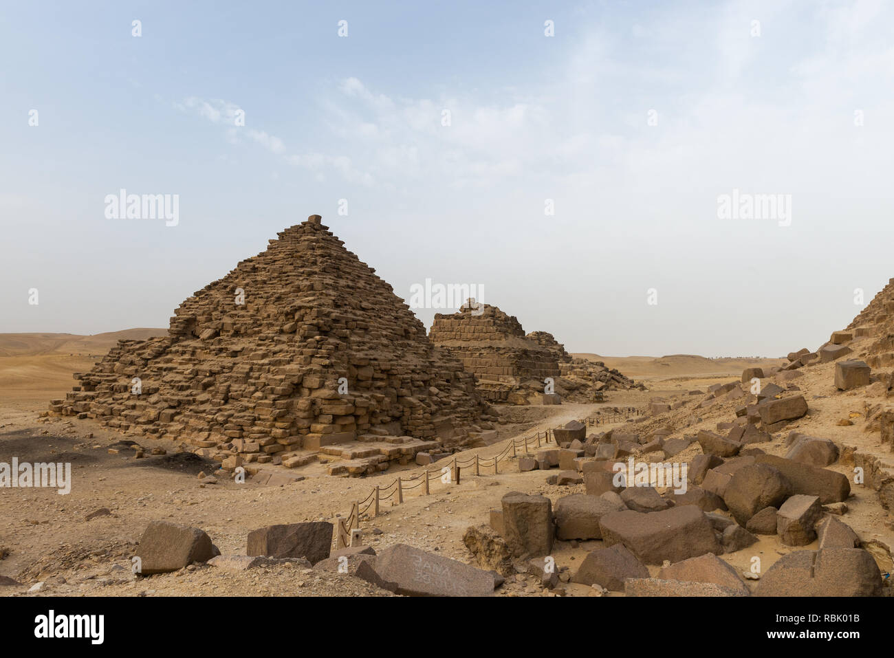 Les Pyramides de reines Menkaourê, trois petites pyramides de reines sont situés du côté sud de la pyramide et, comme les autres banques, ils wer Banque D'Images